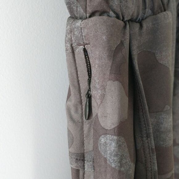 Zella Women's Short Set Large Camo Performance Workout Gym Athletic Comfortable - Picture 9 of 12